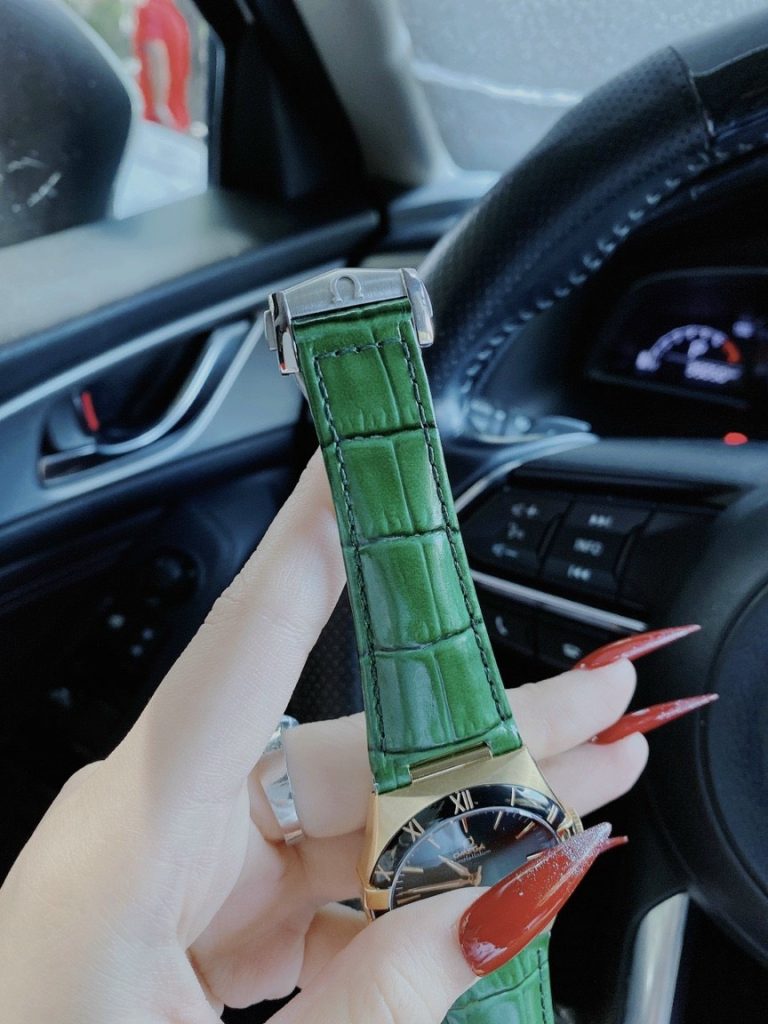 Đồng hồ nam dây da Omega