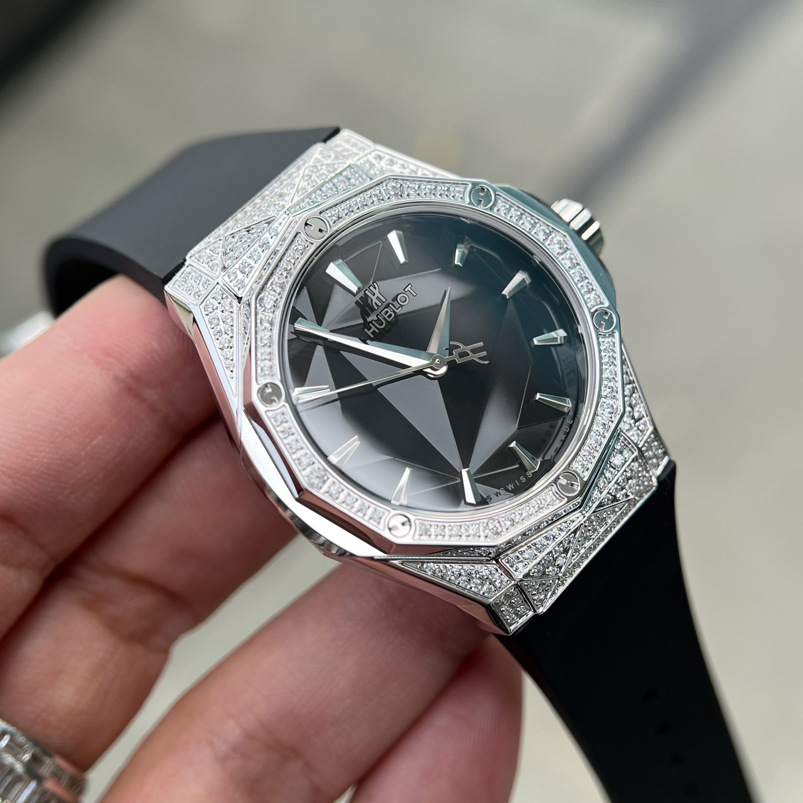 Đồng hồ Hublot đính đá Orlinski Replica 11 Thụy Sỹ HB Factory 40mm Đồng hồ Hublot đính đá Orlinski Replica 11 Thụy Sỹ HB Factory 40mm