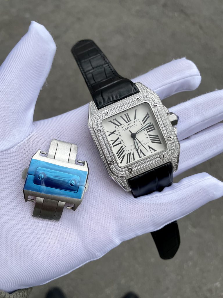 Đồng hồ nam đính đá Cartier Automatic Sliver dây da màu đen 40mm