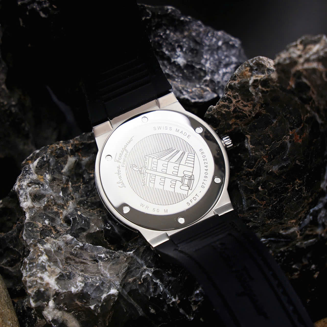 Đồng hồ Salvatore Ferragamo F80 Classic nam dây cao su màu đen Super Fake 40mm (7)