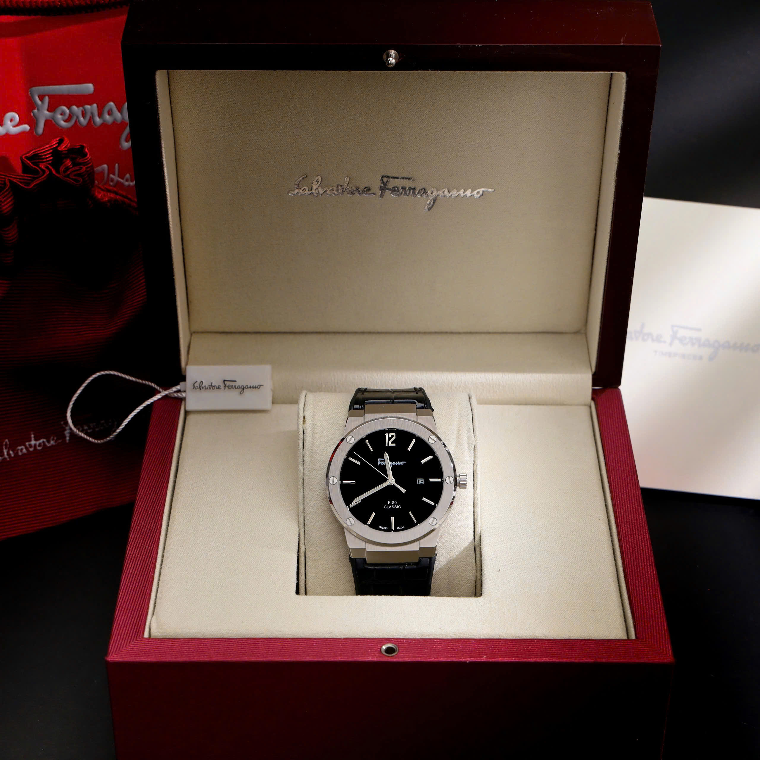 Đồng hồ Salvatore Ferragamo F80 Classic nam dây cao su màu đen Super Fake 40mm (8)