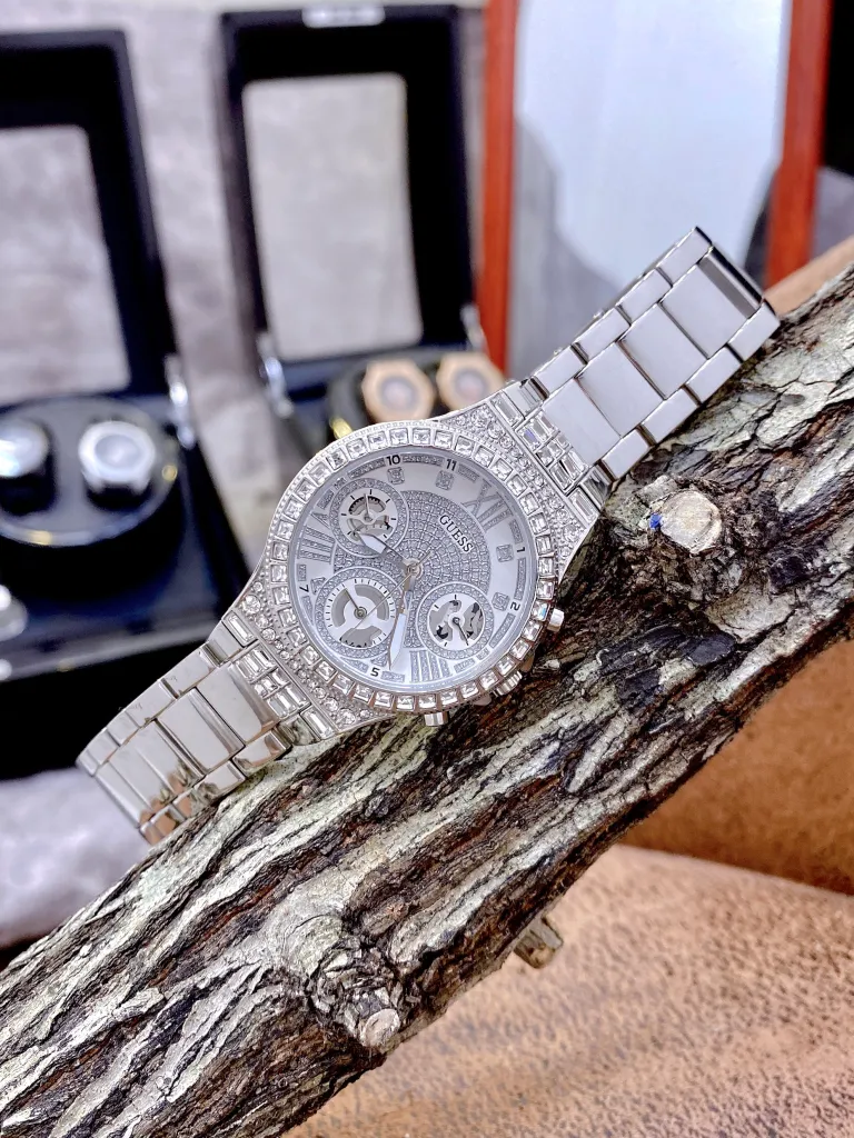 Lưu ý khi mua đồng hồ rep 11