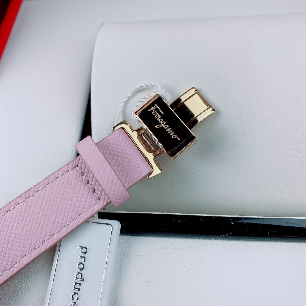 Đồng hồ nữ Salvatore Feragamo Minuetto dây da màu hồng giá rẻ