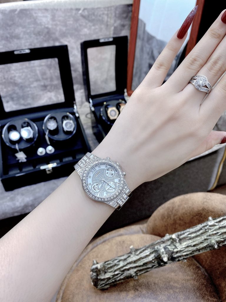 Đồng hồ nữ Guess GW0320L1 Like Auth đính đá màu trắng