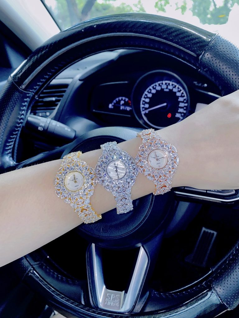 Đồng hồ nữ cao cấp Royal Crown dây kim loại đính đá giá rẻ