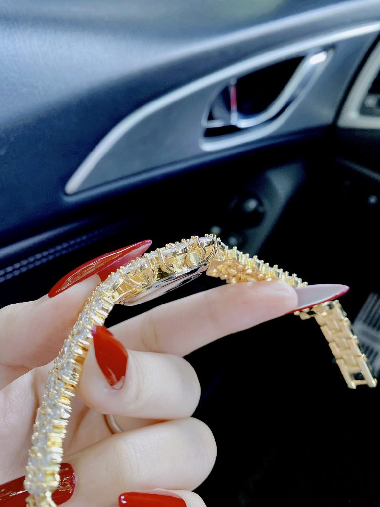 Đồng hồ nữ cao cấp Royal Crown dây kim loại đính đá giá rẻ