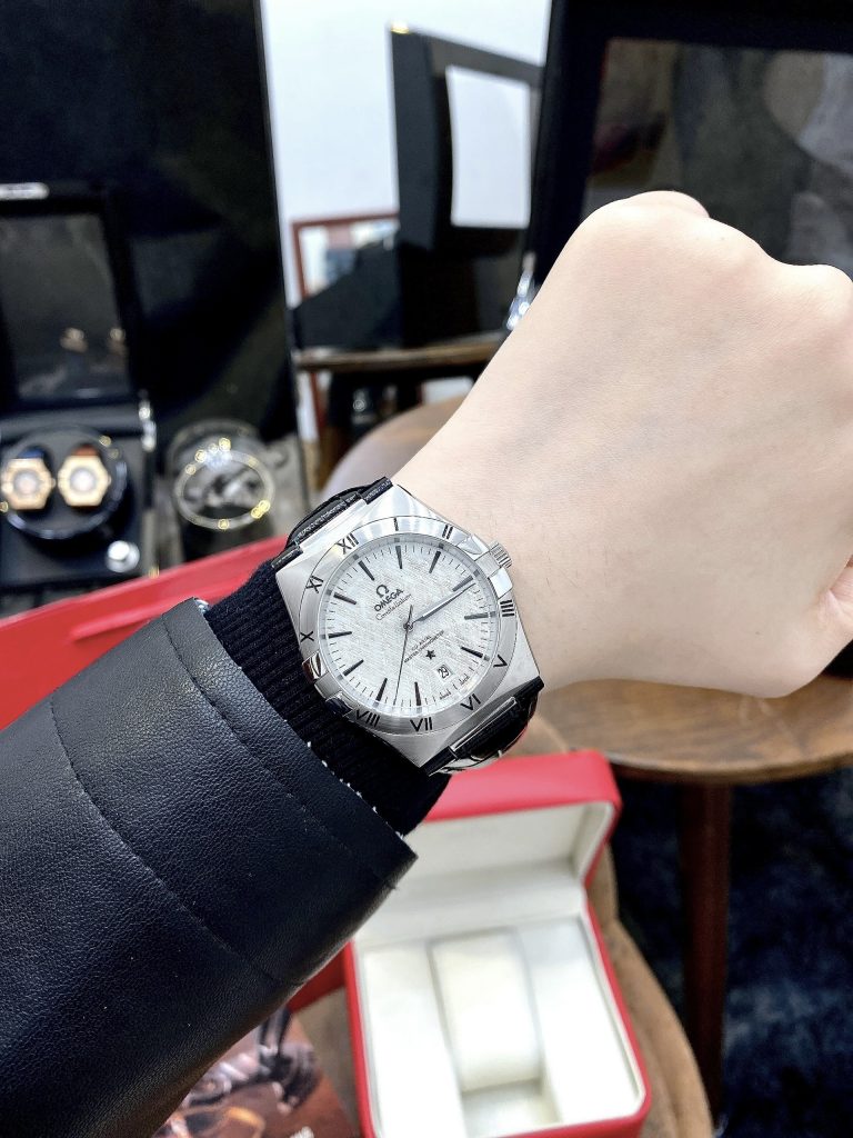 Đồng hồ nam Omega Constellation Automatic nam dây da màu đen 38mm