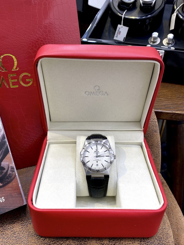 Đồng hồ nam Omega Constellation Automatic nam dây da màu đen 38mm