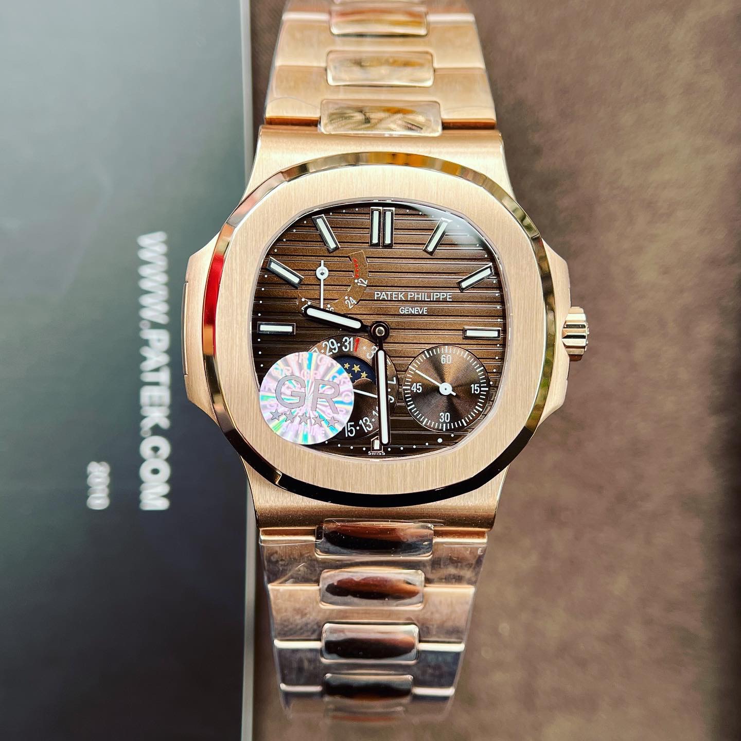 Đồng hồ Patek Philippe Nautilus 5712R Replica 11 mặt Chocolate GR Đồng hồ Patek Philippe Nautilus 5712R Replica 11 mặt Chocolate GR