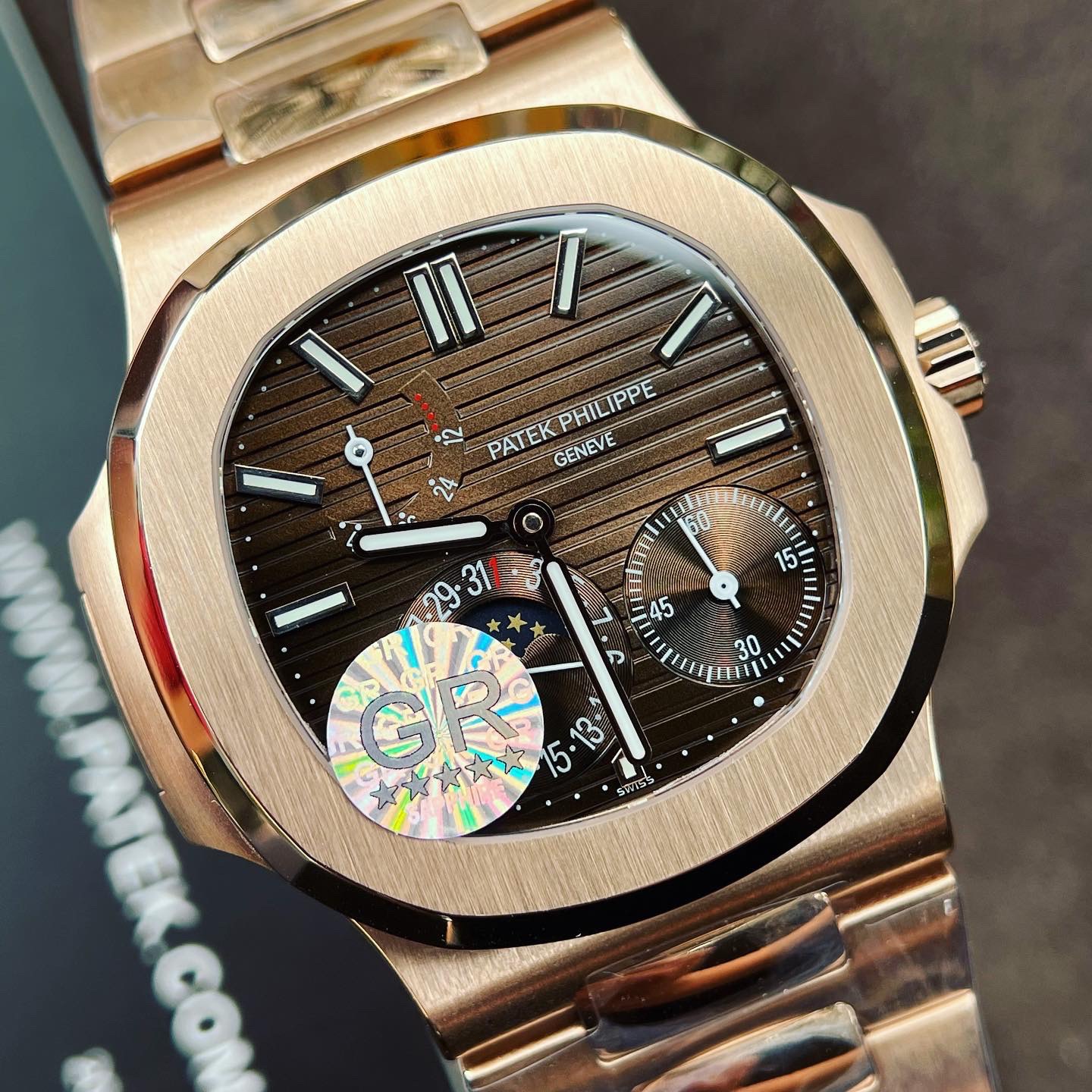 Đồng hồ Patek Philippe Nautilus 5712R Replica 11 mặt Chocolate GR Đồng hồ Patek Philippe Nautilus 5712R Replica 11 mặt Chocolate GR