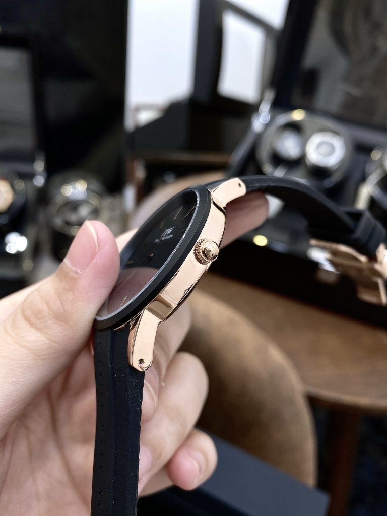 Đồng hồ nam Daniel Wellington Iconic Motion dây cao su màu đen 40mm