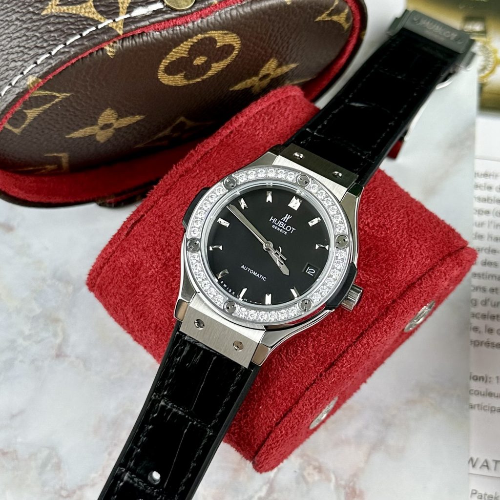 Đồng hồ Hublot máy cơ Nhật giá rẻ màu đen đính đá 33-38-42mm
