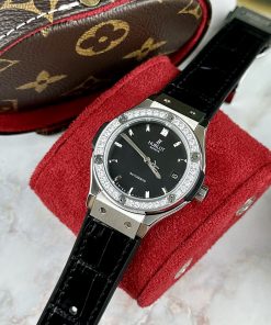Đồng hồ Hublot máy cơ Nhật giá rẻ màu đen đính đá 33-38-42mm