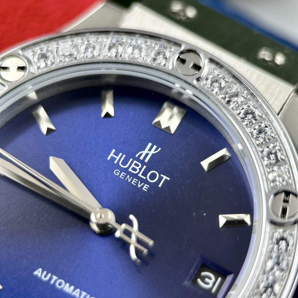 Đồng hồ Hublot đính đá máy cơ Nhật Automatic màu xanh dương