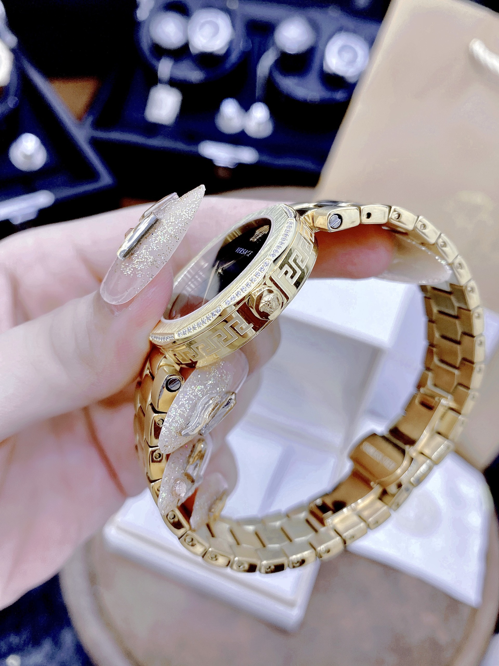 Đồng hồ Versace Idiya nữ siêu cấp máy Thụy Sỹ Like Auth giá rẻ Đồng hồ Versace Idiya nữ siêu cấp máy Thụy Sỹ Like Auth giá rẻ