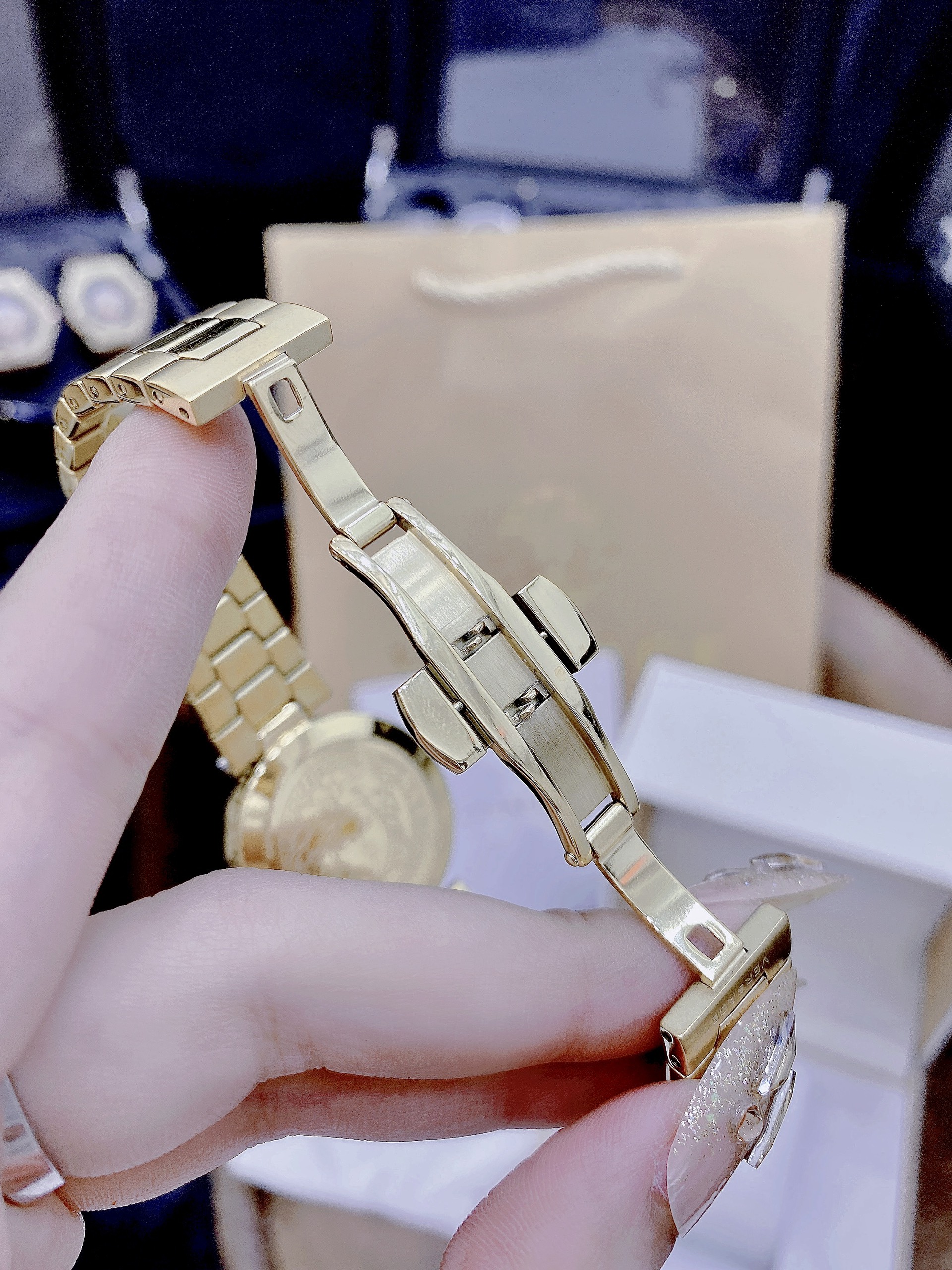 Đồng hồ Versace Idiya nữ siêu cấp máy Thụy Sỹ Like Auth giá rẻ Đồng hồ Versace Idiya nữ siêu cấp máy Thụy Sỹ Like Auth giá rẻ