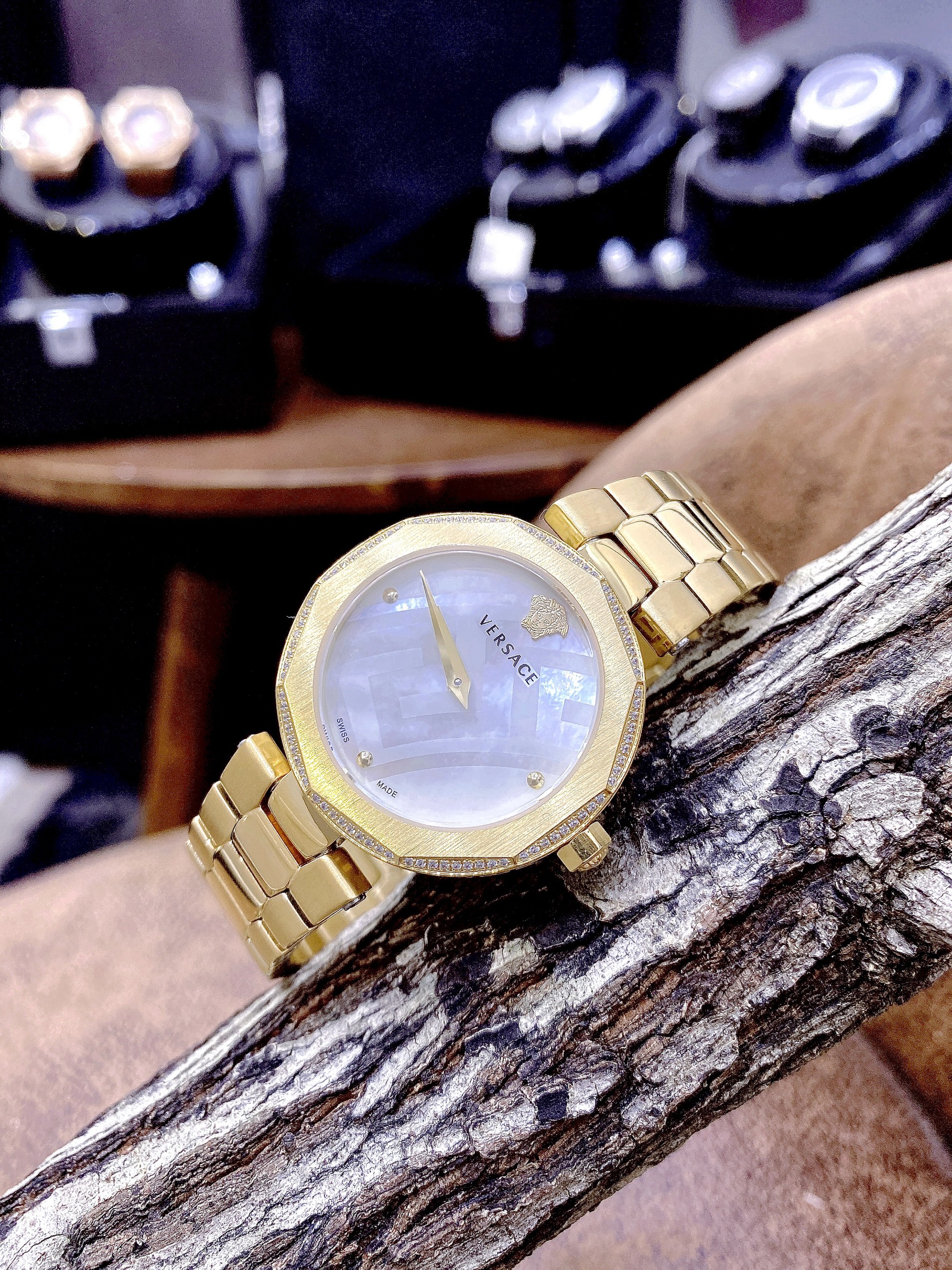 Đồng hồ Versace Idiya nữ siêu cấp máy Thụy Sỹ Like Auth giá rẻ Đồng hồ Versace Idiya nữ siêu cấp máy Thụy Sỹ Like Auth giá rẻ