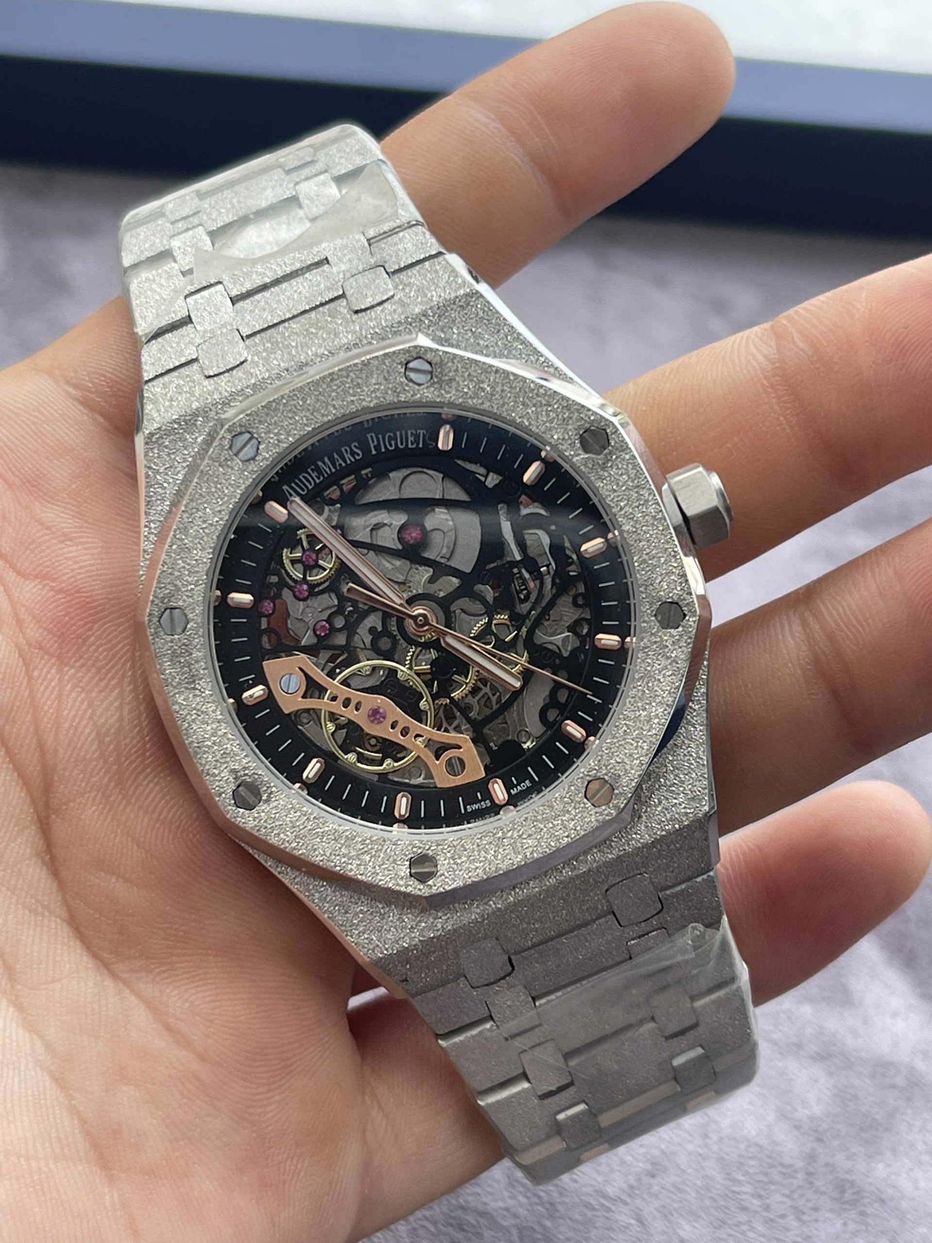 Đồng hồ Audemars Piguet cơ lộ máy vỏ phủ bạch kim trắng Fake 11 Đồng hồ Audemars Piguet cơ lộ máy vỏ phủ bạch kim trắng Fake 11