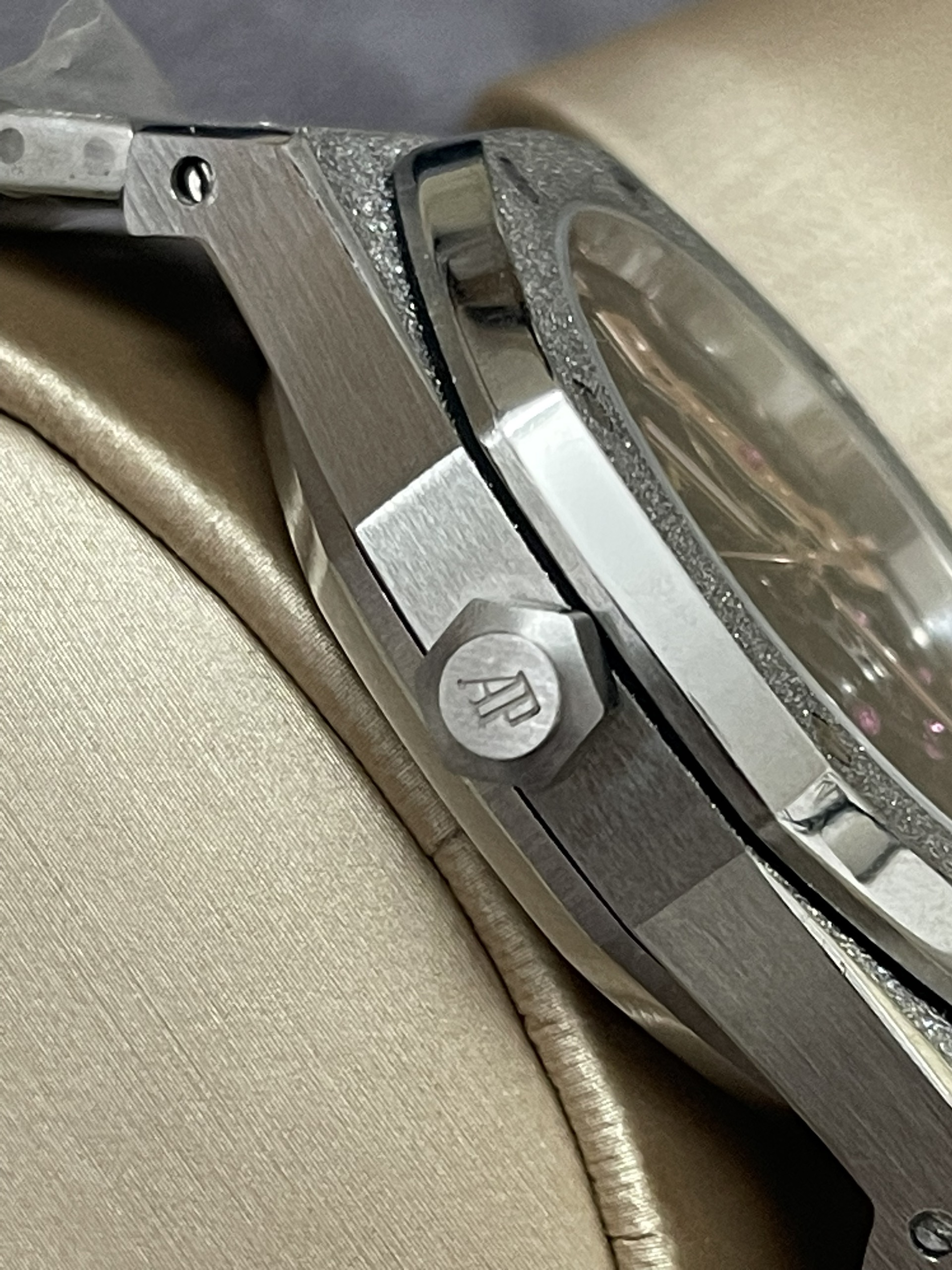 Đồng hồ Audemars Piguet cơ lộ máy vỏ phủ bạch kim trắng Fake 11 Đồng hồ Audemars Piguet cơ lộ máy vỏ phủ bạch kim trắng Fake 11