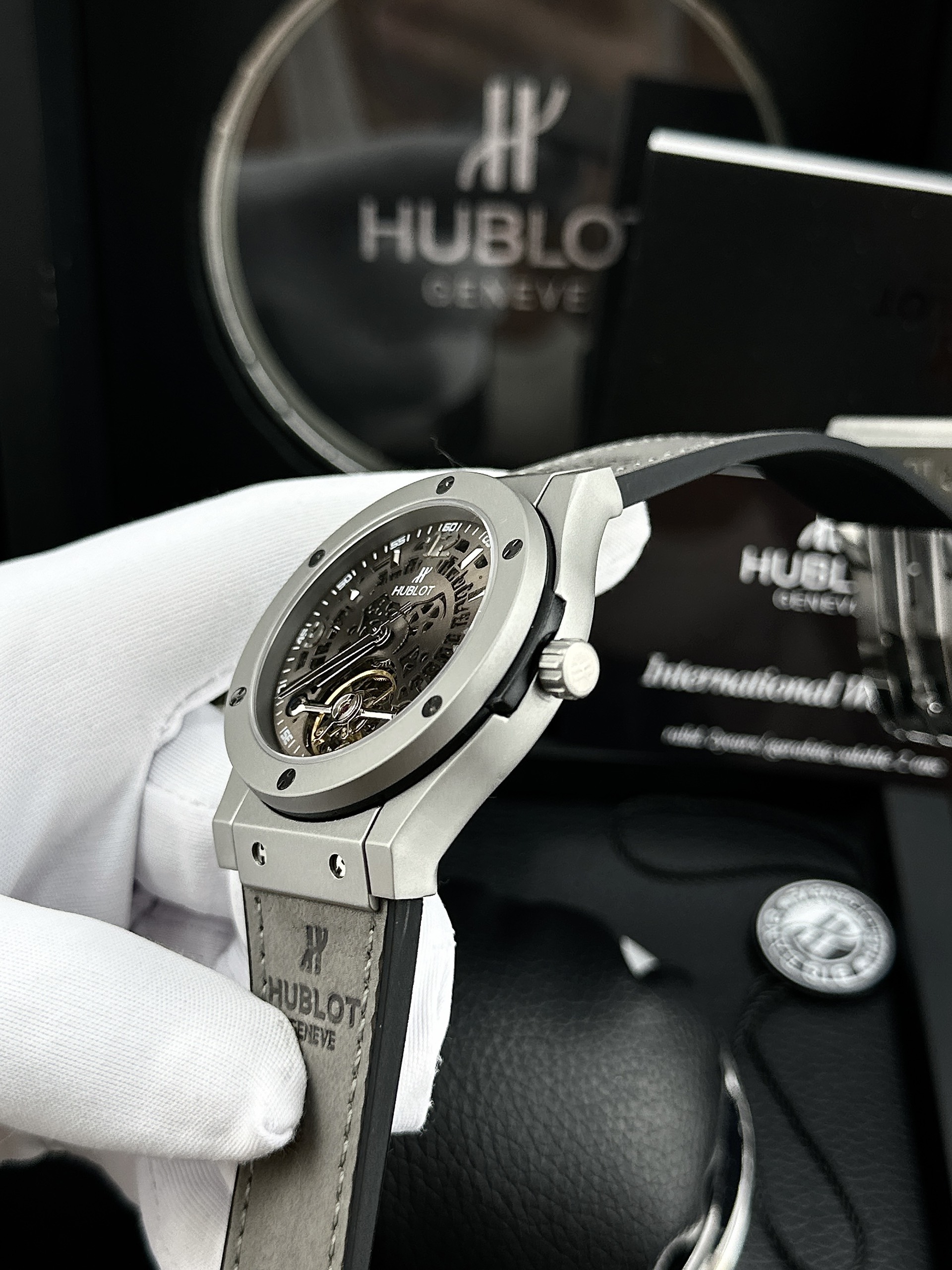 Đồng hồ cơ nam Hublot Automatic lộ máy Nhật màu xám giá rẻ Đồng hồ cơ nam Hublot Automatic lộ máy Nhật màu xám giá rẻ