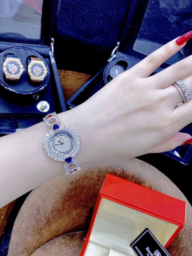 Đồng hồ nữ Royal Crown đính đá dây kim loại hình trái tim 33mm