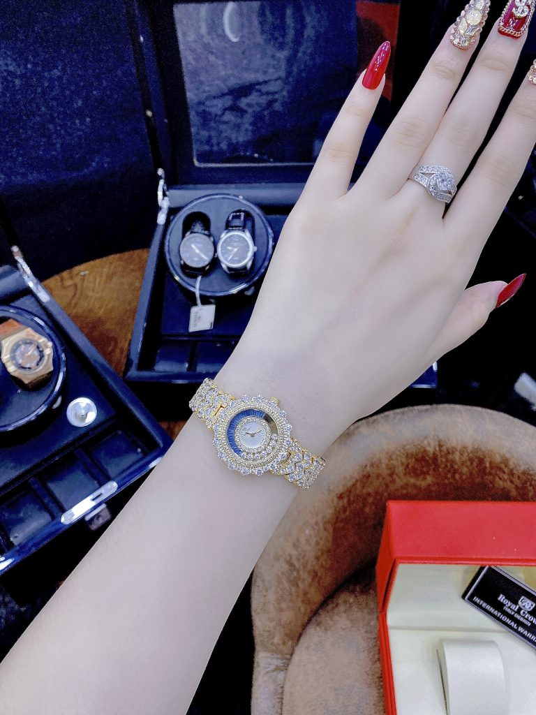 Đồng hồ nữ cao cấp Royal Crown đính đá mặt chải tia like auth