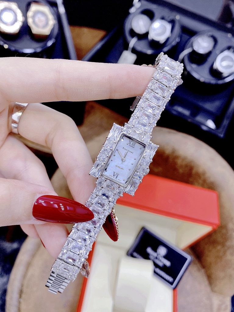 Đồng hồ mặt chữ nhật Royal Crown nữ đính full đá sang chảnh 30mm