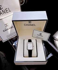 Đồng hồ Chanel nữ giá rẻ mặt chữ nhật dây da màu đen Like Auth 30x34mm