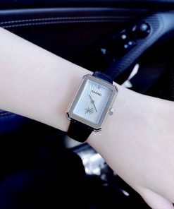 Đồng hồ Chanel nữ giá rẻ mặt chữ nhật dây da màu đen Like Auth 30x34mm