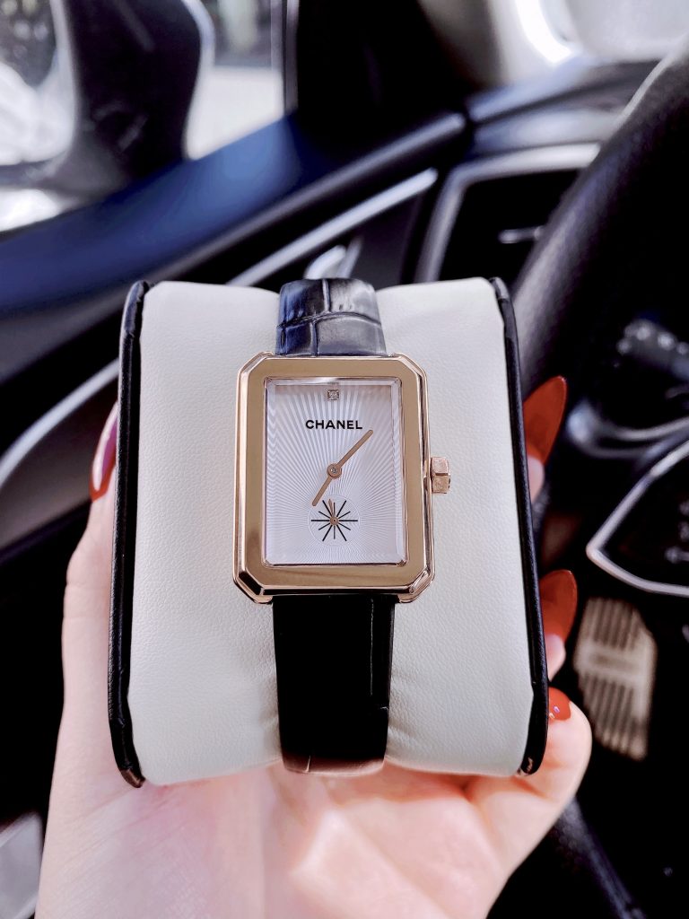 Đồng hồ nữ Chanel Boy Friend Like Auth giá rẻ màu vàng hồng 30x34mm