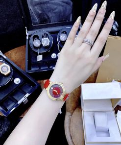 Đồng hồ nữ dây da màu đỏ Versace Daphnis like auth cao cấp