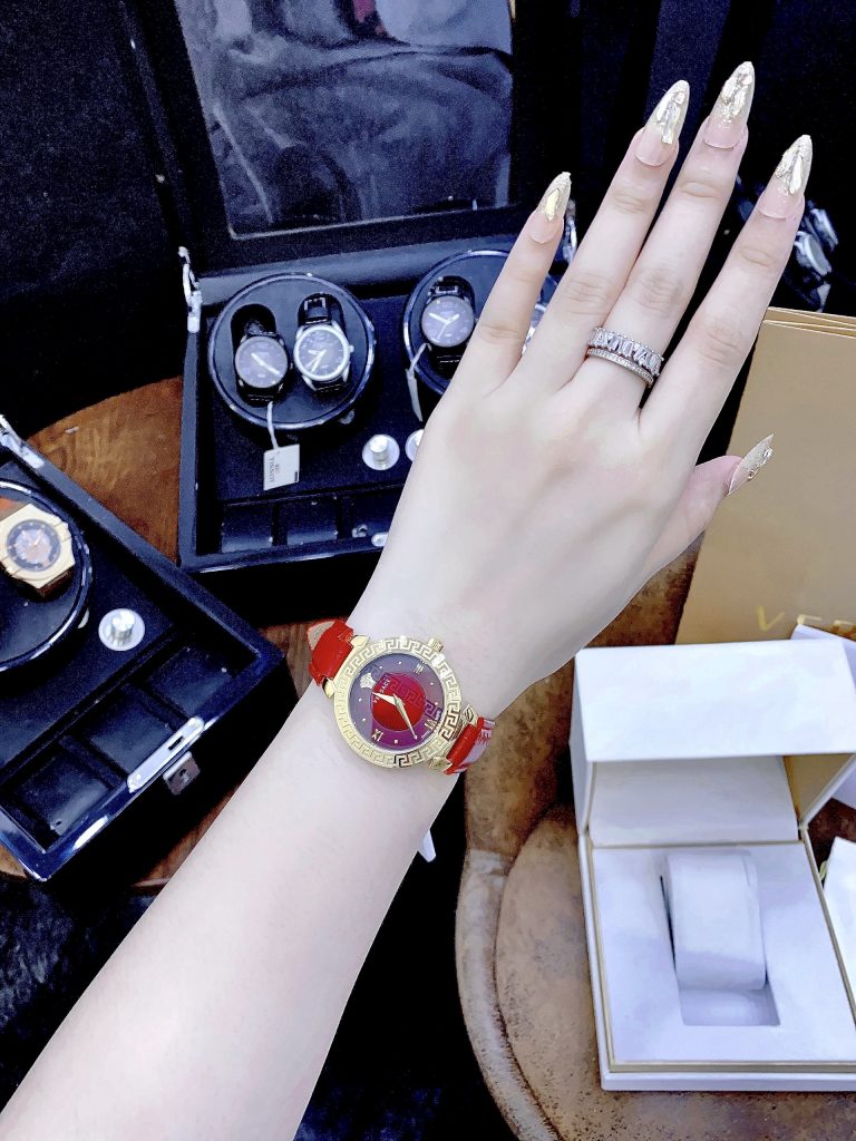 Đồng hồ nữ dây da màu đỏ Versace Daphnis like auth cao cấp