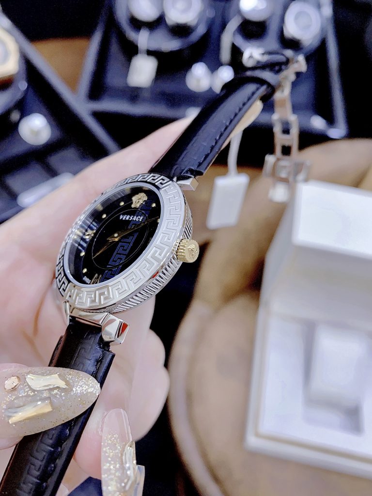 Đồng hồ nữ màu đen Versace Daphnis like auth máy pin Thụy Sỹ