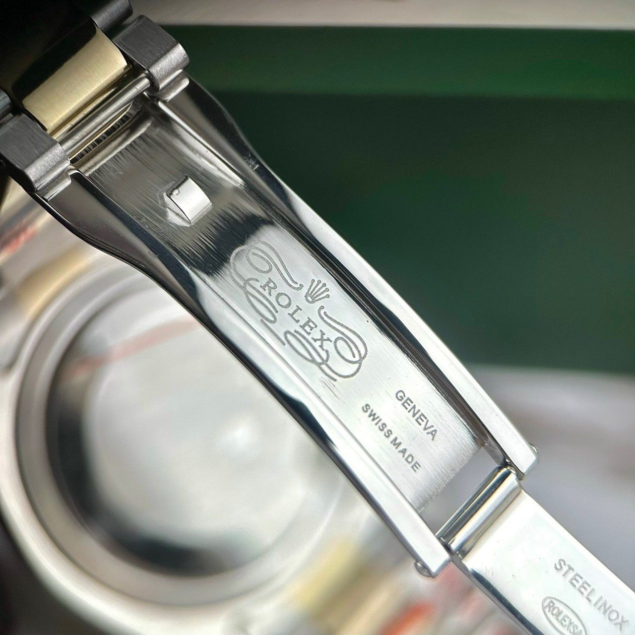 Đồng hồ Rolex giá rẻ Rolex Sky-Dweller Oyster Perpetual Gold Super Fake Size 41mm Đồng hồ Rolex giá rẻ Rolex Sky-Dweller Oyster Perpetual Gold Super Fake Size 41mm