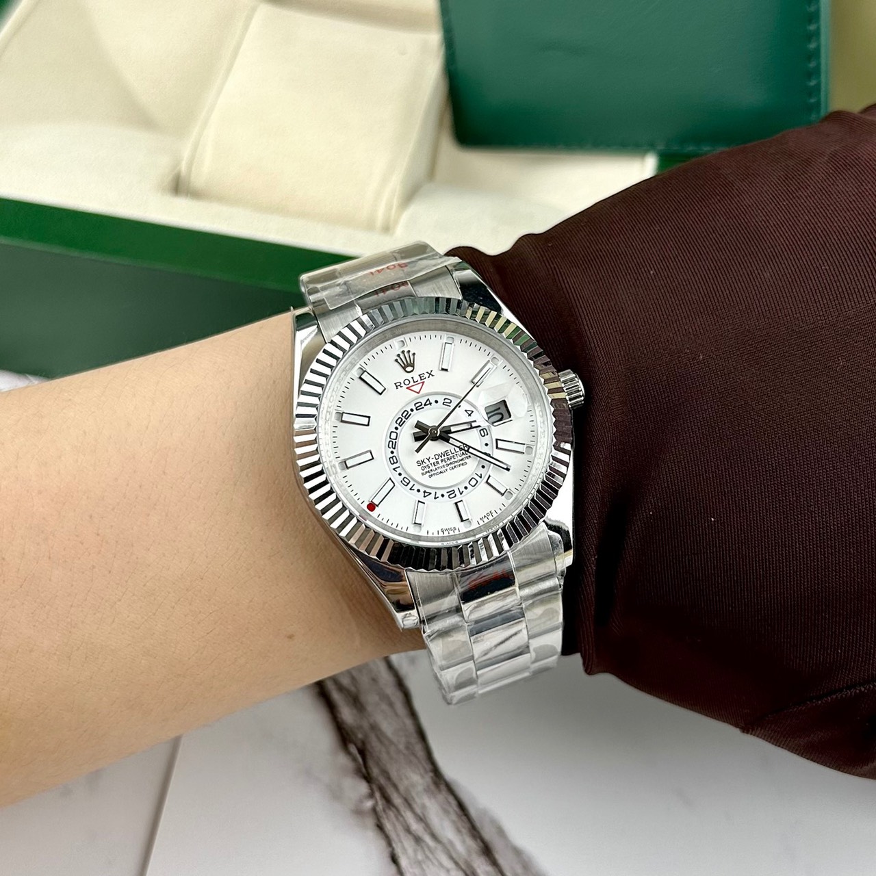 Đồng hồ Rolex Sky-Dweller Oyster Perpetual Gold Super Fake 2 màu 41mm Đồng hồ Rolex Sky-Dweller Oyster Perpetual Gold Super Fake 2 màu 41mm