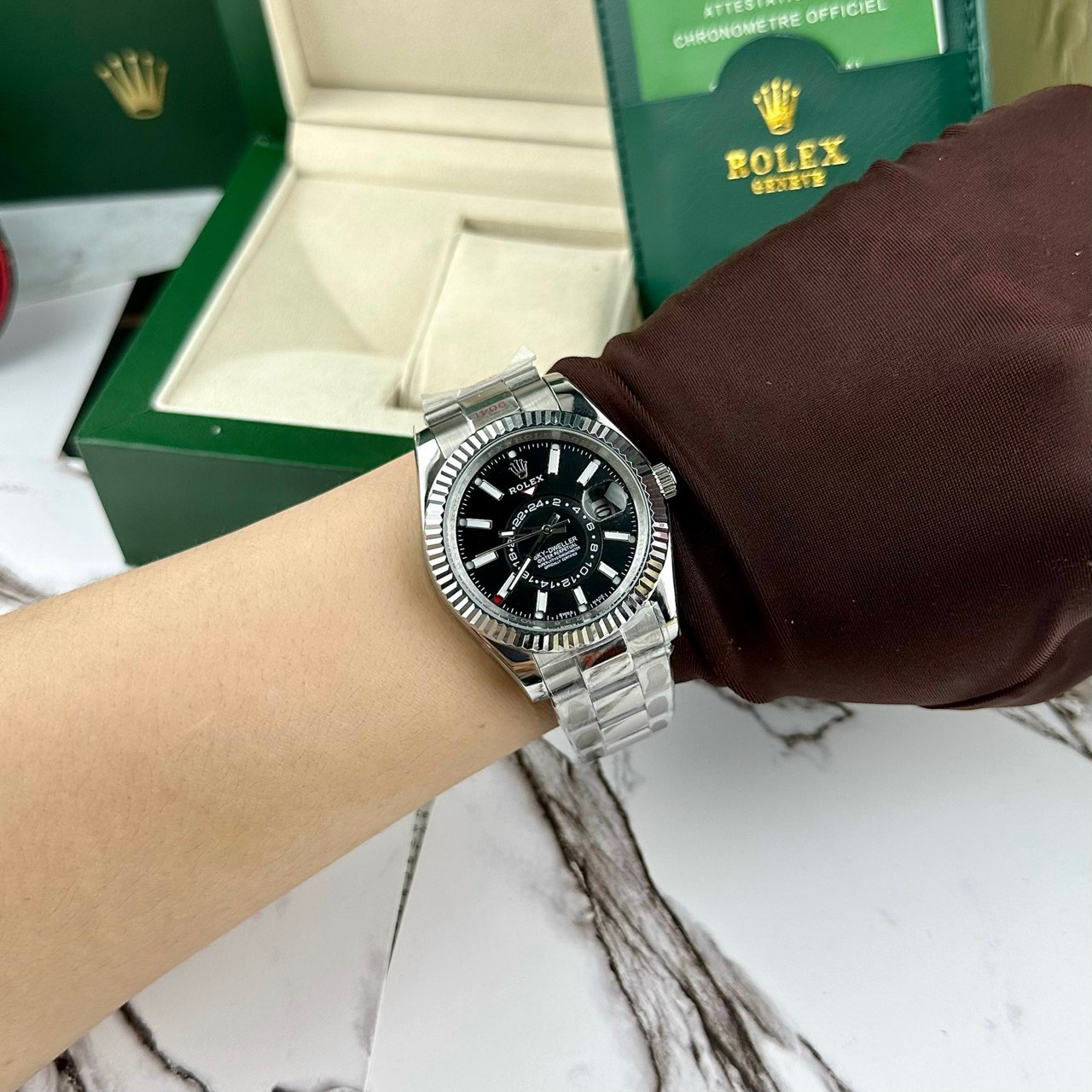 Đồng hồ Rolex Sky-Dweller Oyster Perpetual Gold Super Fake 2 màu 41mm Đồng hồ Rolex Sky-Dweller Oyster Perpetual Gold Super Fake 2 màu 41mm