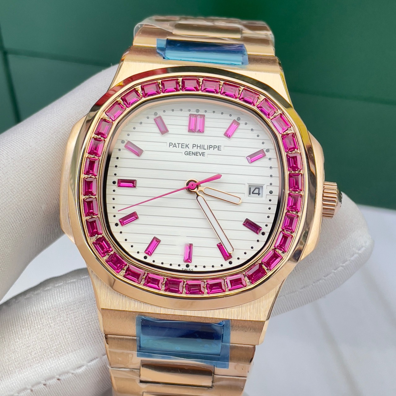 Đồng hồ nam máy cơ đính đá baguette Patek Philippe Nautilus Fake cao cấp 40mm Đồng hồ nam máy cơ đính đá baguette Patek Philippe Nautilus Fake cao cấp 40mm