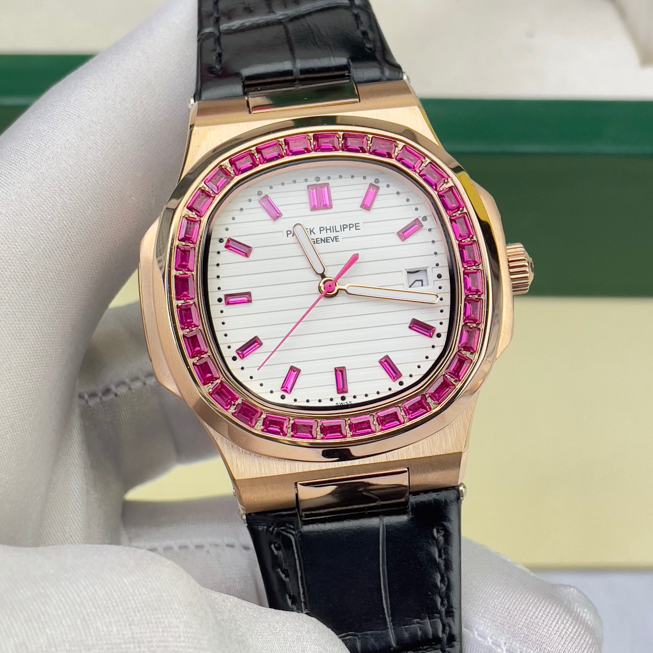 Đồng hồ nam máy cơ đính đá baguette Patek Philippe Nautilus Fake cao cấp 40mm Đồng hồ nam máy cơ đính đá baguette Patek Philippe Nautilus Fake cao cấp 40mm