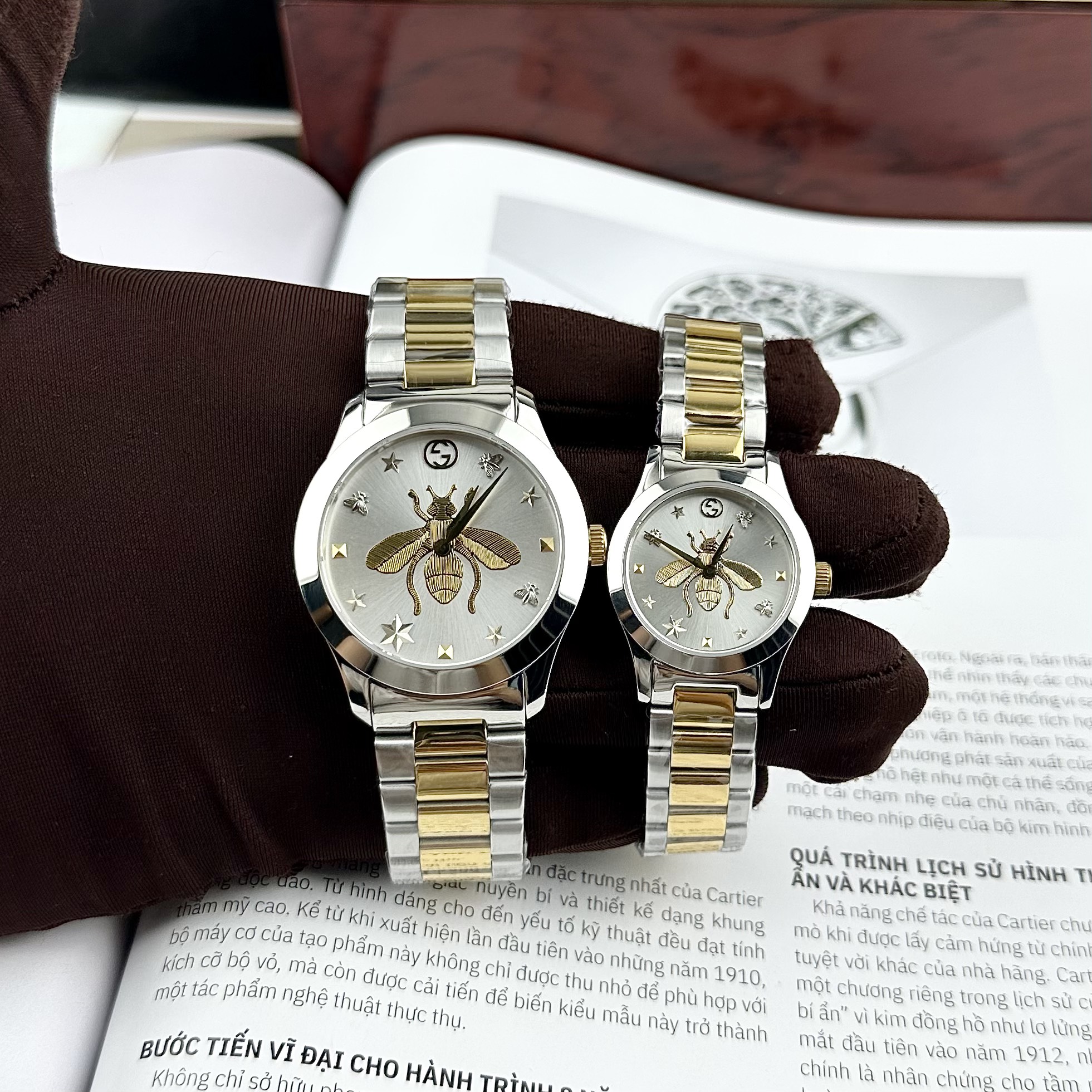 Đồng Hồ Gucci Ong Dây Kim Loại Màu Demi Like Auth 28/38mm Đồng Hồ Gucci Ong Dây Kim Loại Màu Demi Like Auth 28/38mm