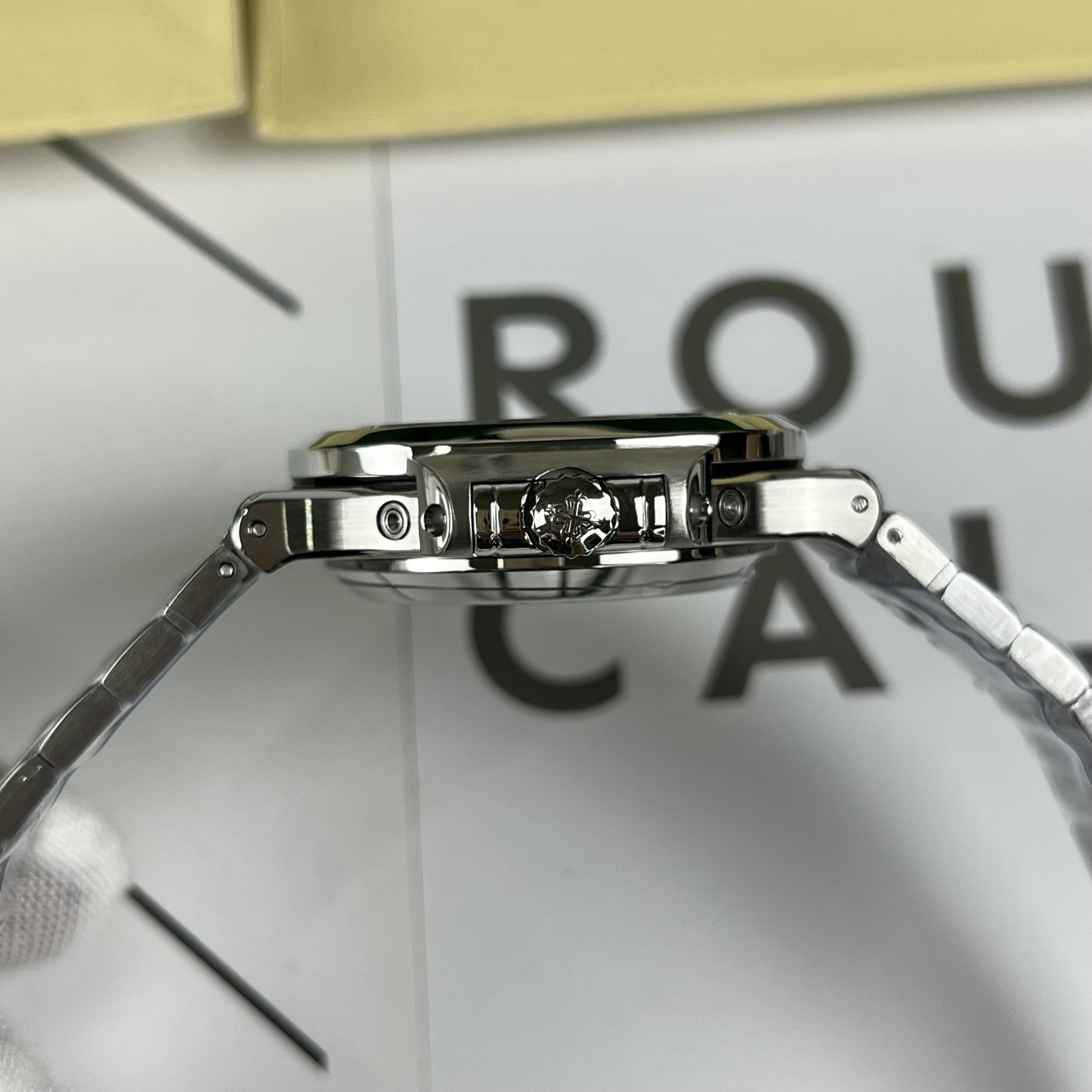 Đồng Hồ Patek Philippe Nautilus Nam Dây Kim Loại Mặt Xanh Super Fake 1:1 40mm Đồng Hồ Patek Philippe Nautilus Nam Dây Kim Loại Mặt Xanh Super Fake 1:1 40mm