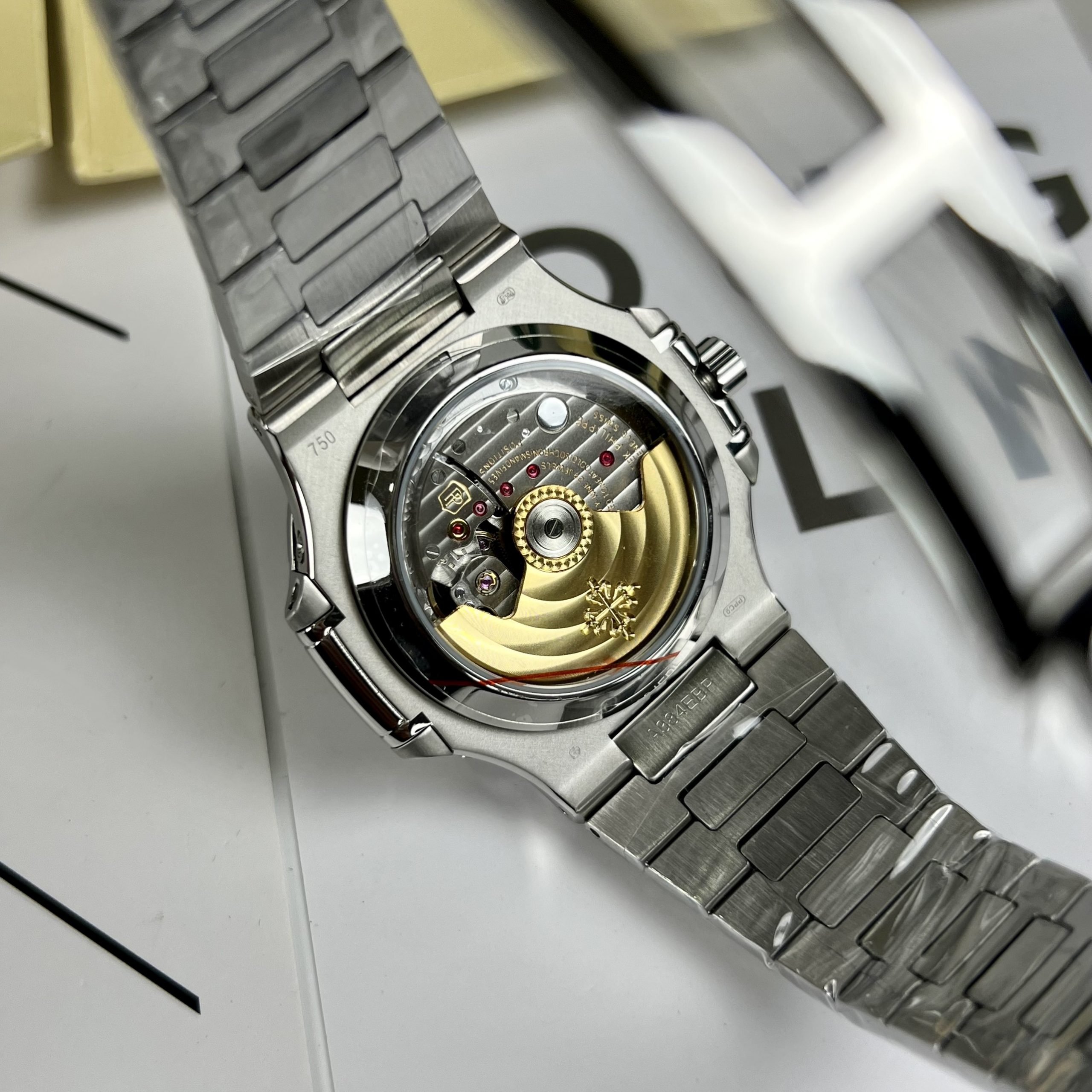 Đồng Hồ Patek Philippe Nautilus Nam Dây Kim Loại Mặt Xanh Super Fake 1:1 40mm Đồng Hồ Patek Philippe Nautilus Nam Dây Kim Loại Mặt Xanh Super Fake 1:1 40mm