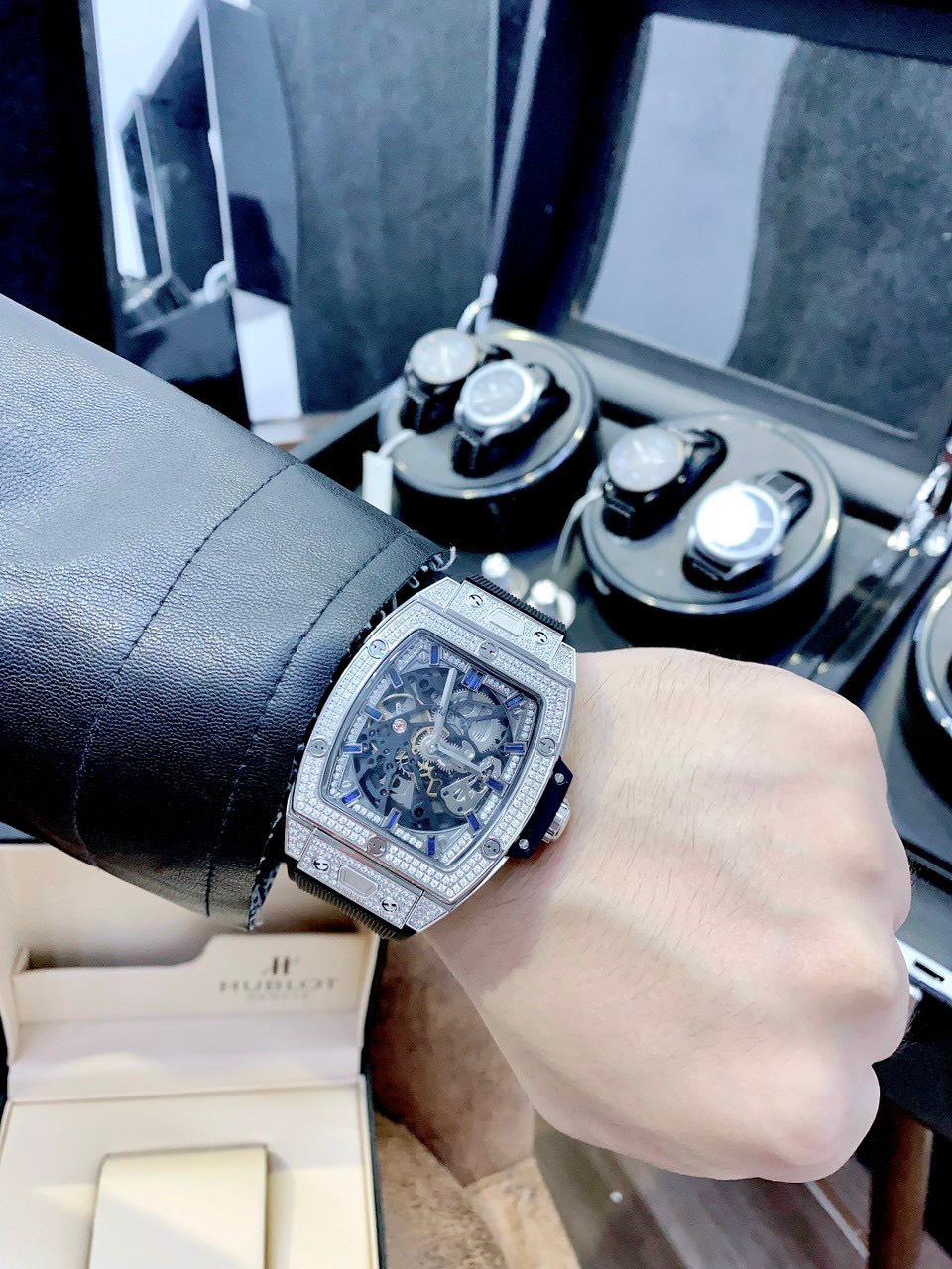 Đồng Hồ Hublot Big Bang Cơ Nam Đính Đá Super Fake 1:1 Cao Cấp 45x53mm Đồng Hồ Hublot Big Bang Cơ Nam Đính Đá Super Fake 1:1 Cao Cấp 45x53mm