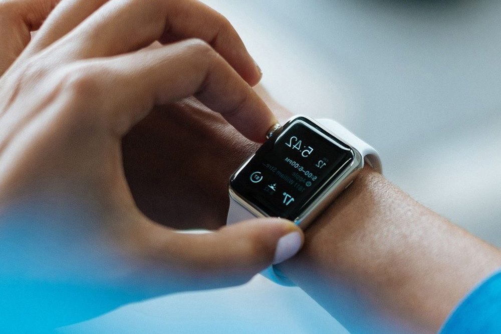 khoi-dong-dong-ho-thong-minh