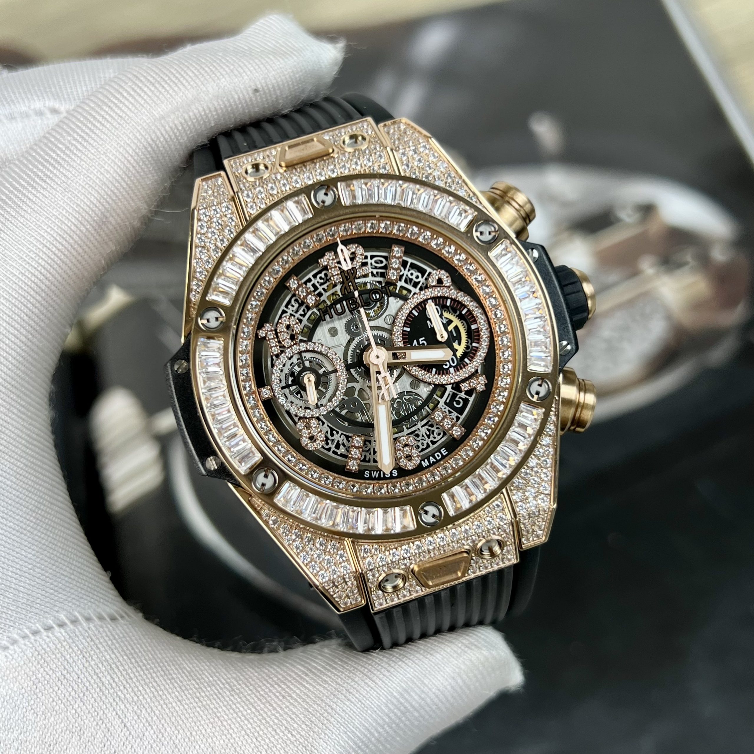 Đồng hồ Hublot Big Bang Unico King Gold đính đá Replica 11 45mm (2) Đồng hồ Hublot Big Bang Unico King Gold đính đá Replica 11 45mm (2)
