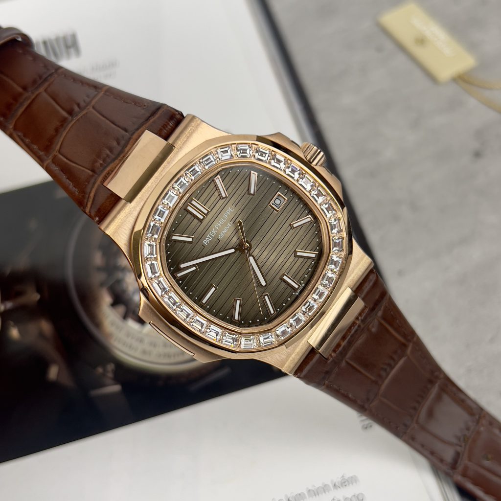 Đồng hồ Patek Philippe Nautilus 5711 nam dây da Super Fake 11 40mm (2)