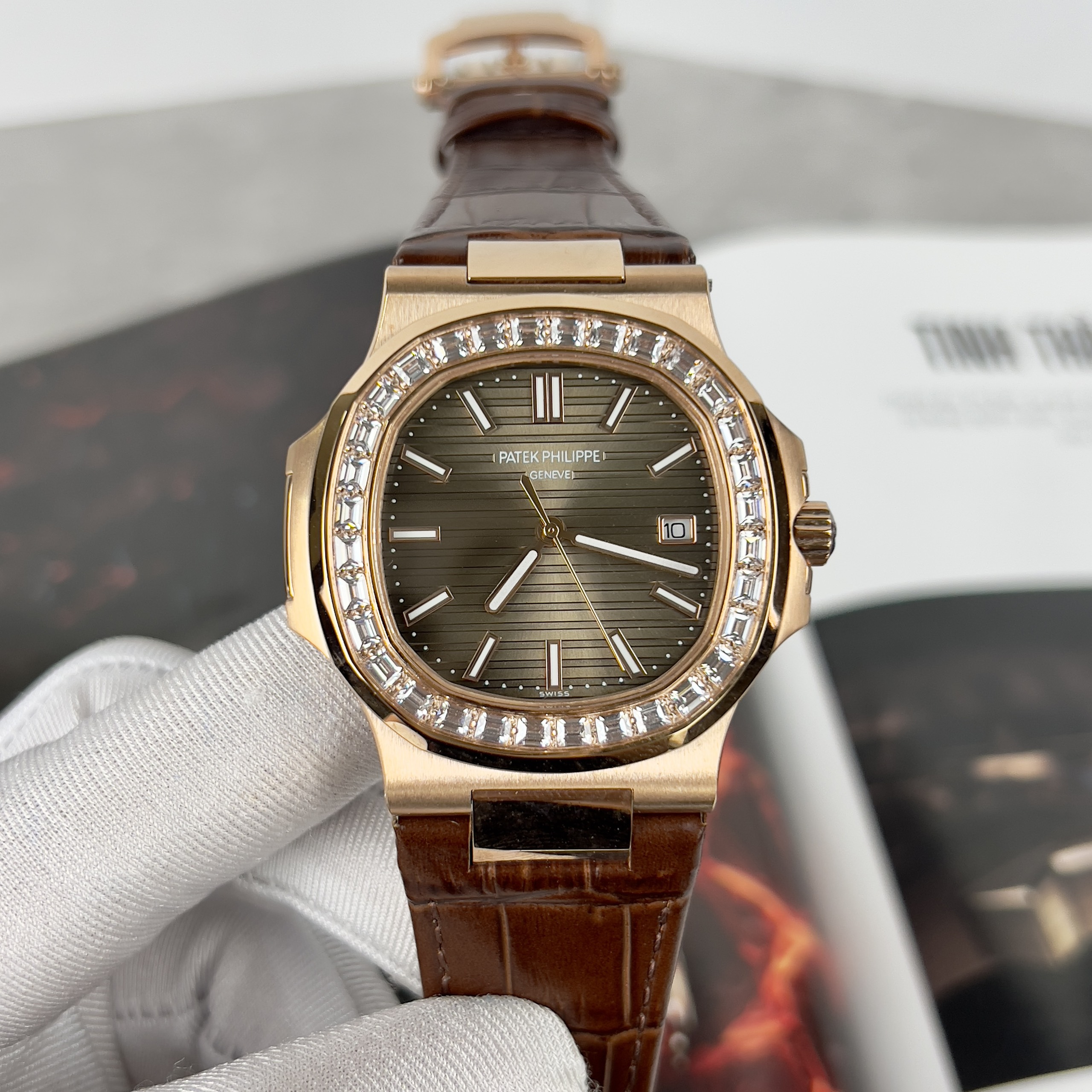 Đồng hồ Patek Philippe Nautilus 5711 nam dây da Super Fake 11 40mm (3) Đồng hồ Patek Philippe Nautilus 5711 nam dây da Super Fake 11 40mm (2)