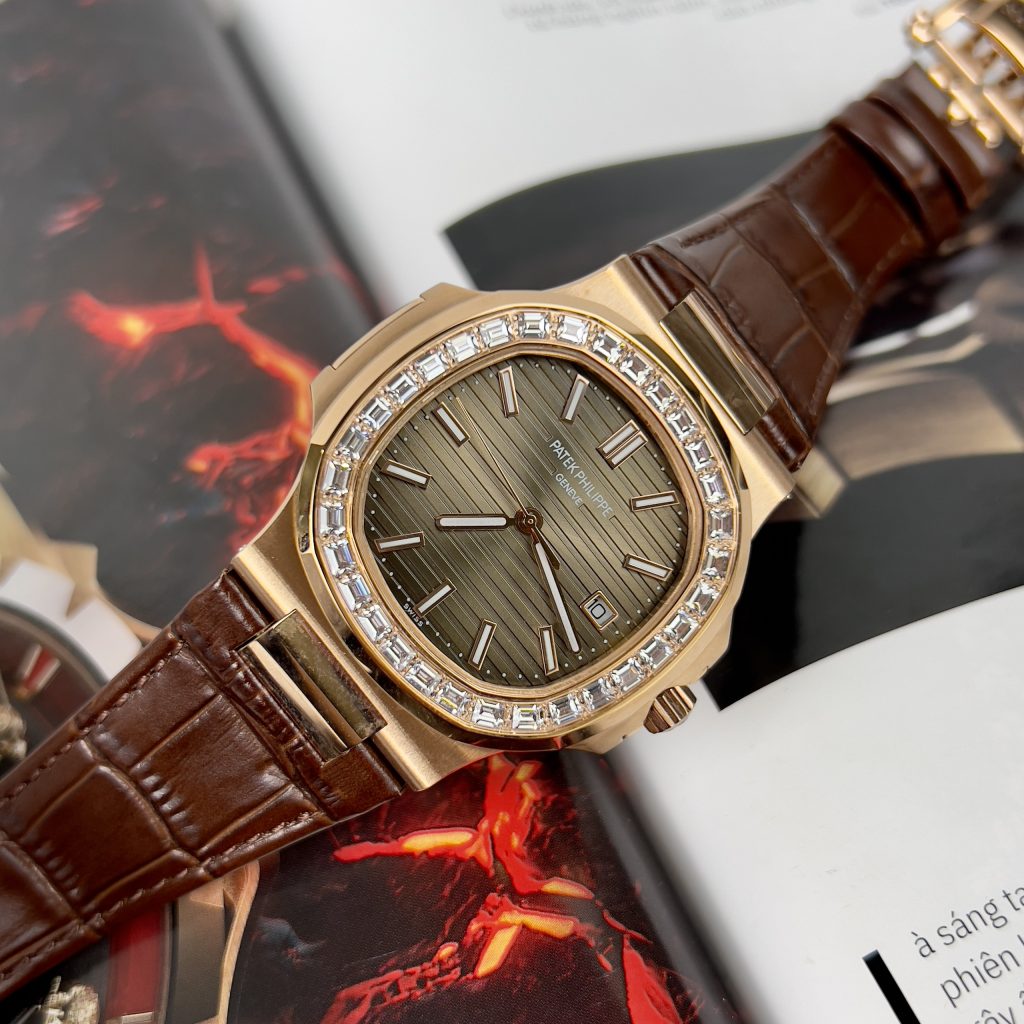 Đồng hồ Patek Philippe Nautilus 5711 nam dây da Super Fake 11 40mm (2)