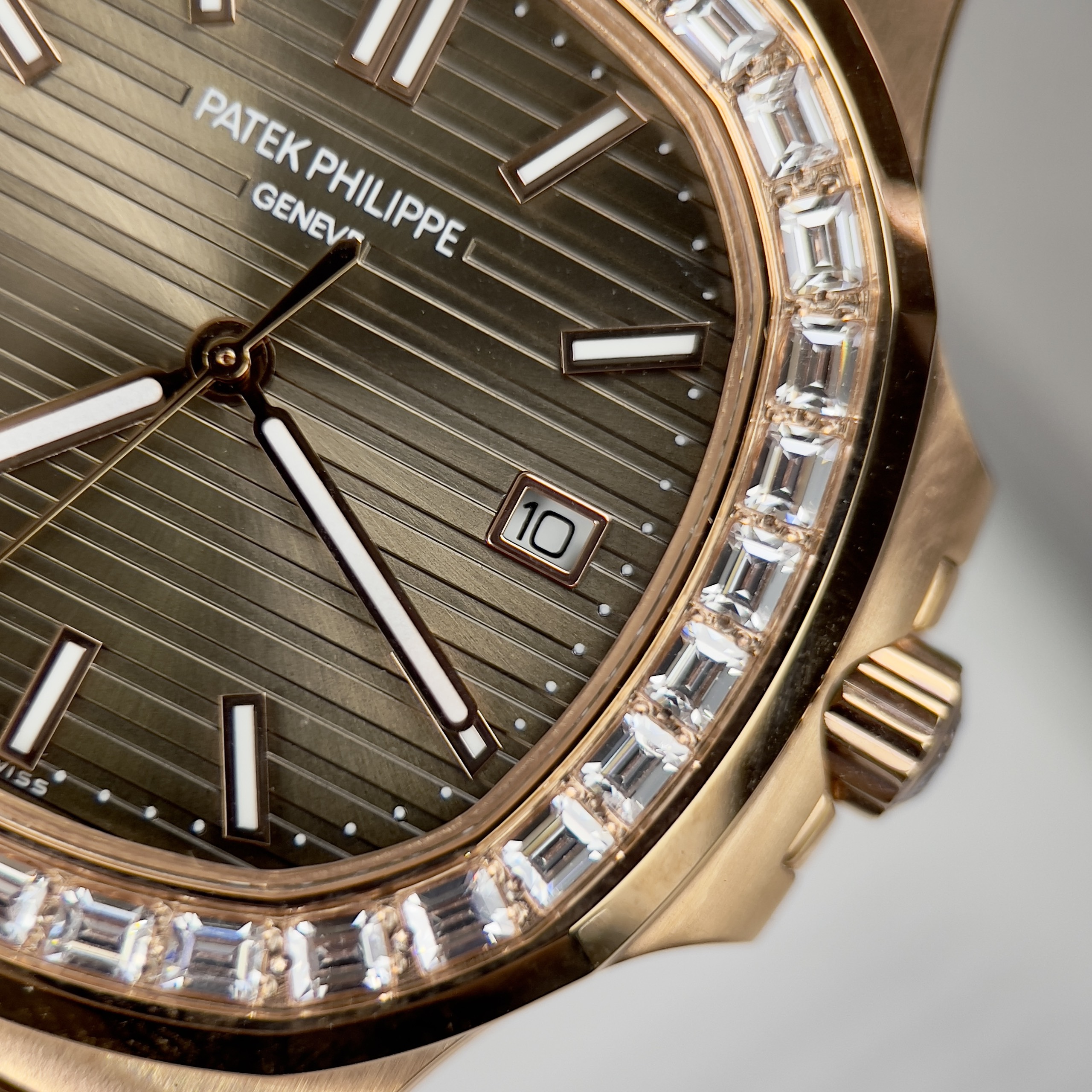 Đồng hồ Patek Philippe Nautilus 5711 nam dây da Super Fake 11 40mm (5) Đồng hồ Patek Philippe Nautilus 5711 nam dây da Super Fake 11 40mm (2)