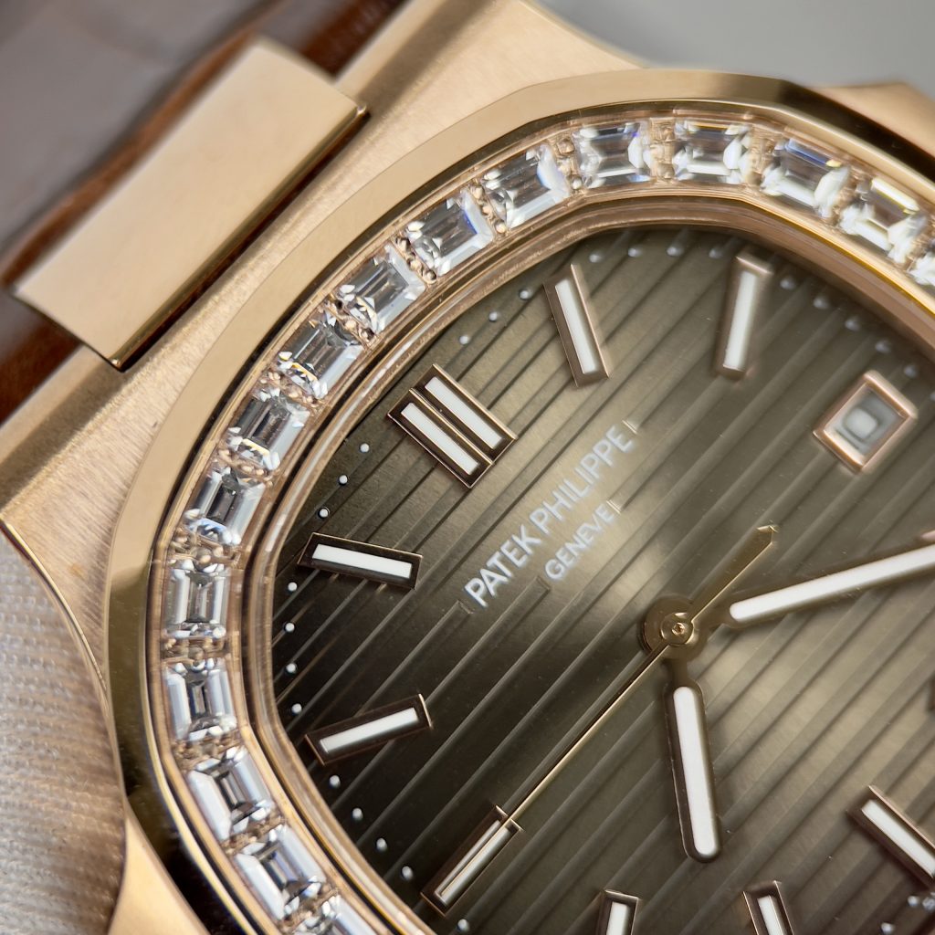Đồng hồ Patek Philippe Nautilus 5711 nam dây da Super Fake 11 40mm (2)