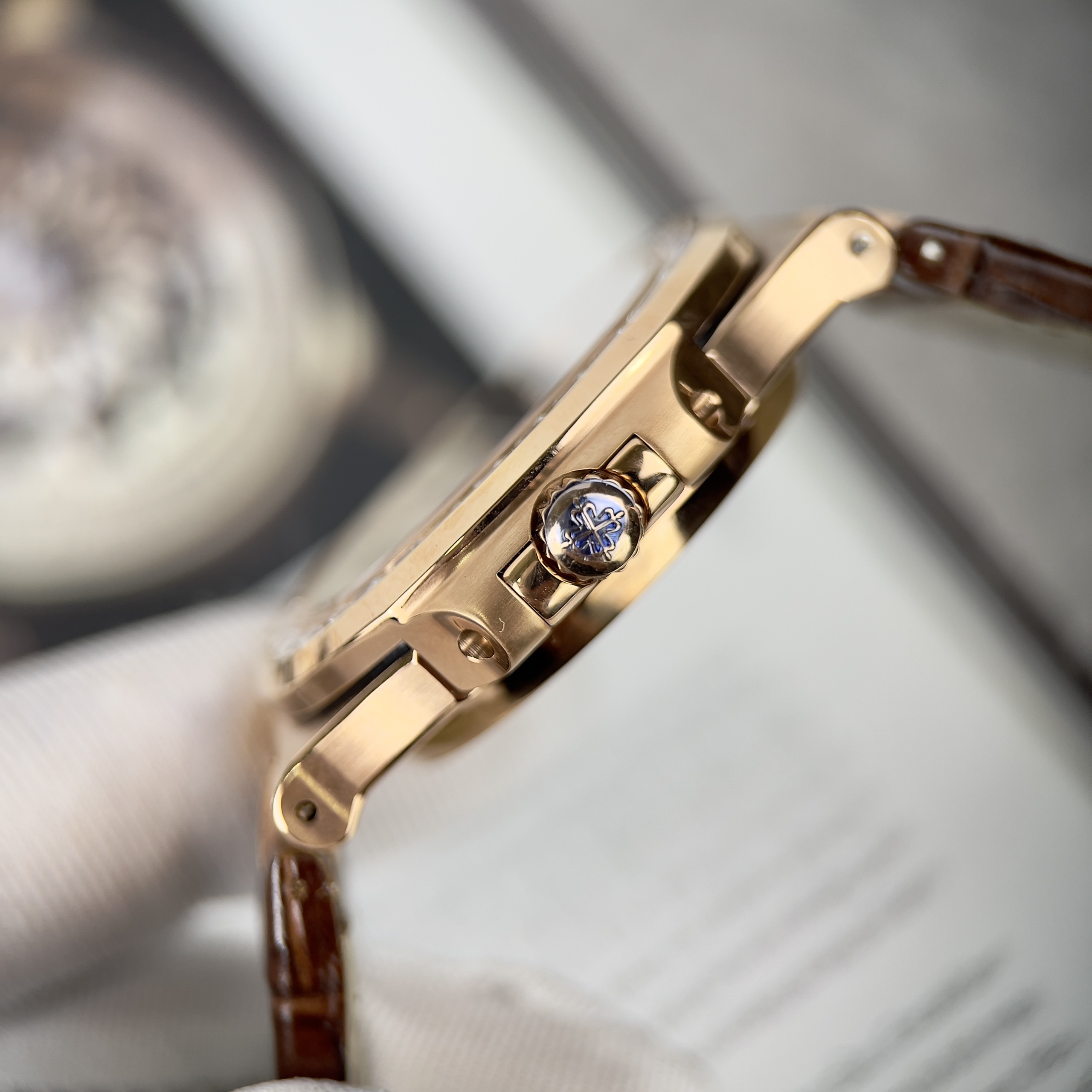 Đồng hồ Patek Philippe Nautilus 5711 nam dây da Super Fake 11 40mm (7) Đồng hồ Patek Philippe Nautilus 5711 nam dây da Super Fake 11 40mm (2)